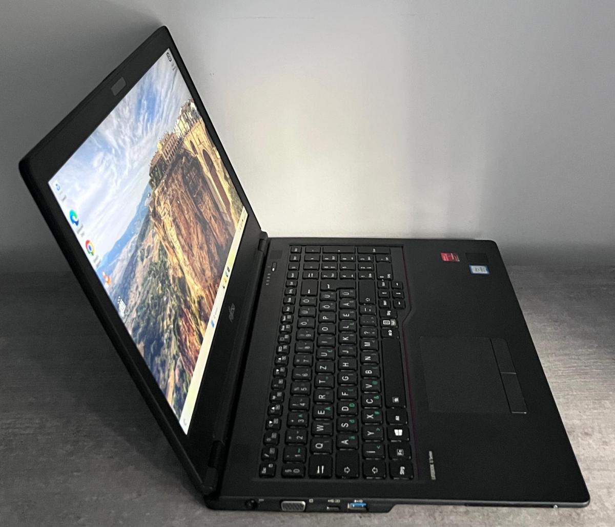 Fujitsu LIFEBOOK U758